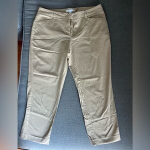 New York & Company Cropped Khaki Pants, Size 4